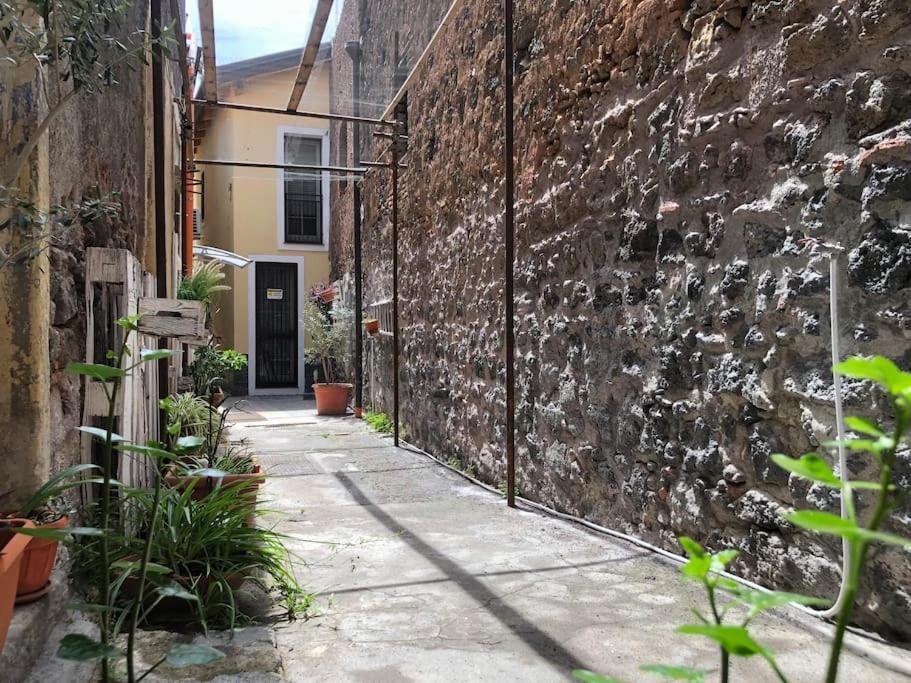 Suite Vicolo Lavico Catania Bagian luar foto