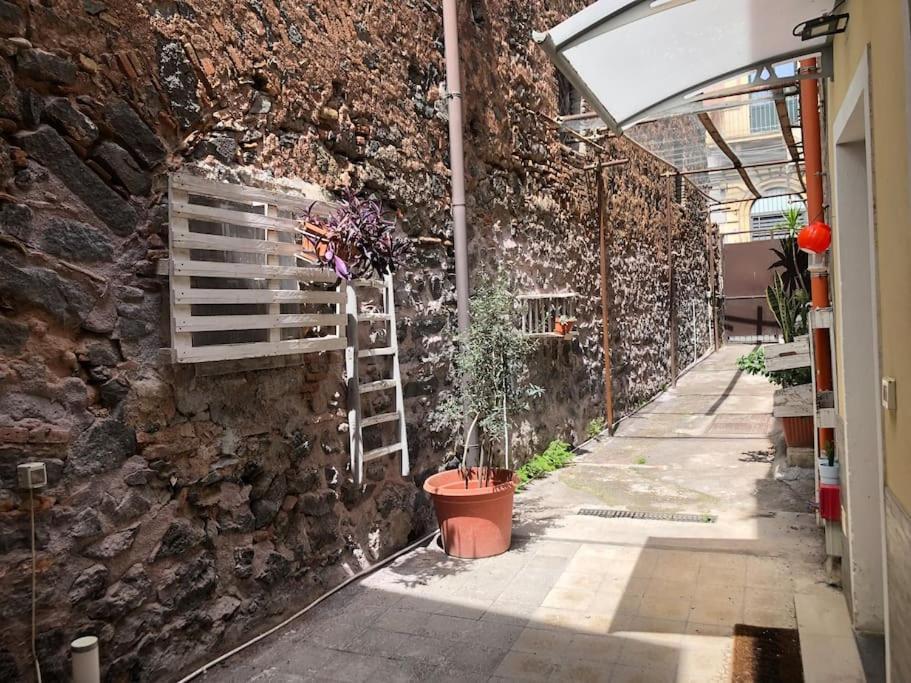 Suite Vicolo Lavico Catania Bagian luar foto